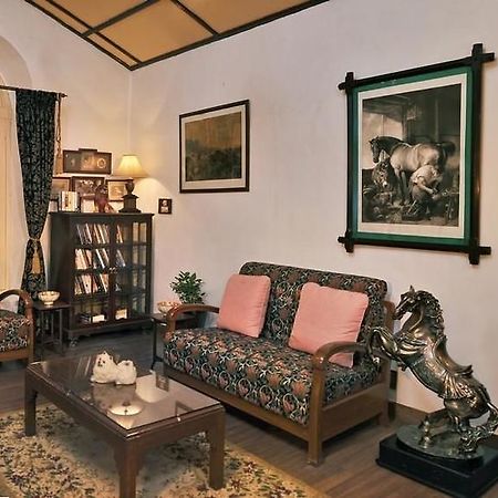 Welcomheritage Connaught House Ābu Eksteriør billede
